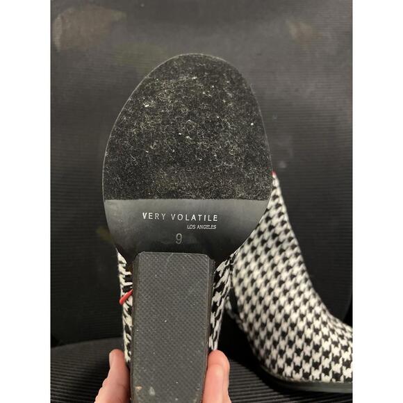 Very Volatile Los Angeles Booties White & Black Size 9 - Picture 3 of 8